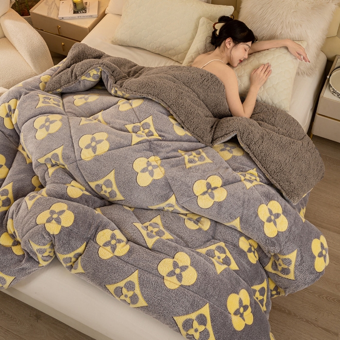 91家纺网 家纺一手货源 找家纺 2025新款直播雪花绒冬被法莱绒羊羔绒牛奶绒被子被芯 时尚格调