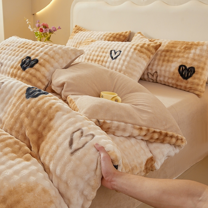 91家纺网 家纺一手货源 找家纺 巧格家纺 2025新款A类加厚泡泡牛奶绒印花工艺立体泡泡四件套（买家秀联系商家） 梦幻星空