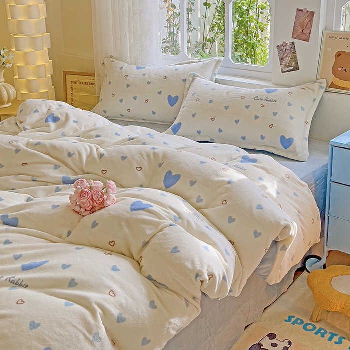 91家纺网 家纺一手货源 找家纺 卡普二店 2024新款牛奶绒印花单被套 满心欢喜