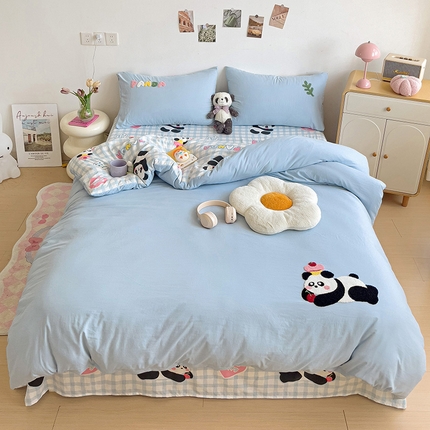 91家纺网 家纺一手货源 找家纺 一霖家纺 2024新款高克重云朵棉毛巾绣印＋绣小清新系列四件套 快乐熊猫