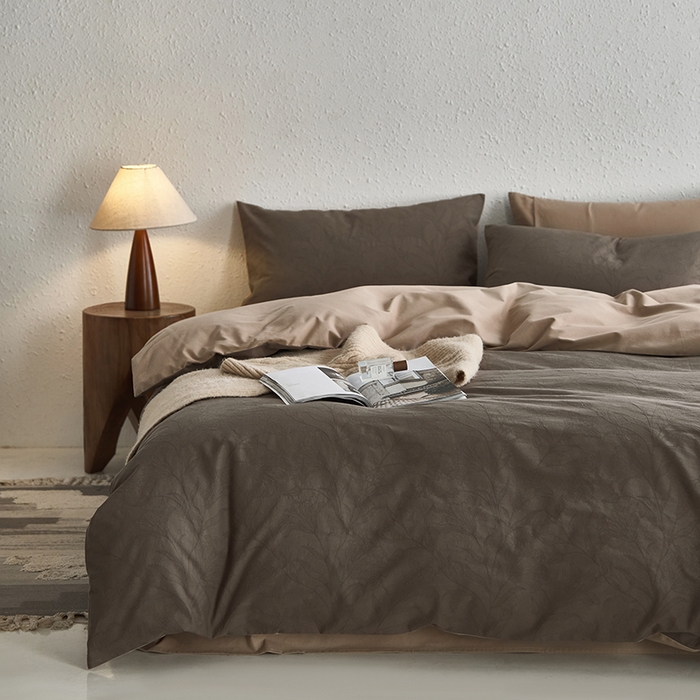 91家纺网 家纺一手货源 找家纺 2024新款全棉色织提花磨毛欧佩斯四件套-场景一 欧佩斯-香槟