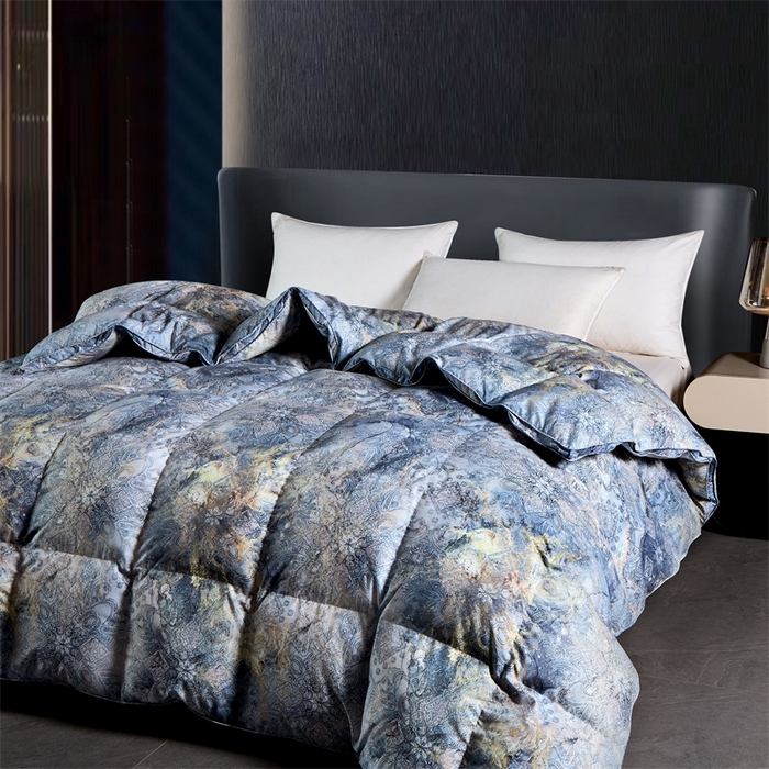 91家纺网 家纺一手货源 找家纺 静若居羽绒被壳 2024羽绒被壳印花糯棉静音软糯面料羽绒被壳厂家直销 墨影