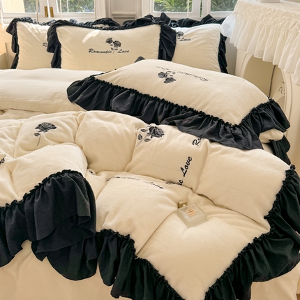 91家纺网 家纺一手货源 找家纺 （总）凯美家居 2024新款法式牛奶绒刺绣四件套-欧雅 场景二