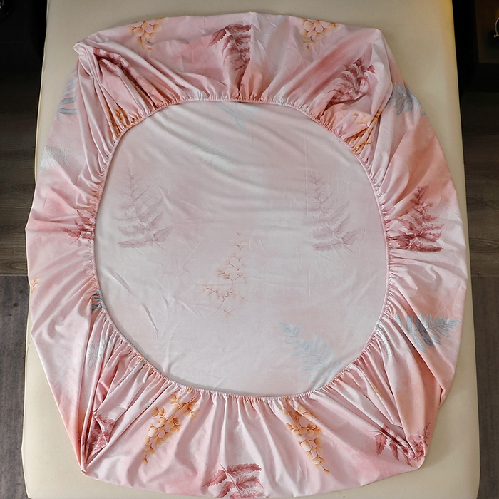 91家纺网 家纺一手货源 找家纺 晶缦家纺 2024新款叶语系纯棉全棉生态磨毛多规格单床笠 花羽庭粉