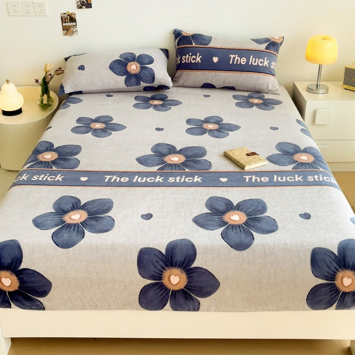 91家纺网 家纺一手货源 找家纺 艾橙家纺 2024新款A类加厚牛奶绒印花床笠 优雅生活