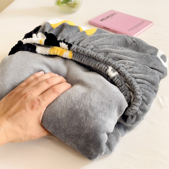 91家纺网 家纺一手货源 找家纺 （总）艾橙家纺 2024新款A类加厚牛奶绒印花床笠