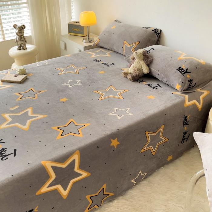 91家纺网 家纺一手货源 找家纺 艾橙家纺 2024新款A类加厚牛奶绒印花床单 浪漫星海