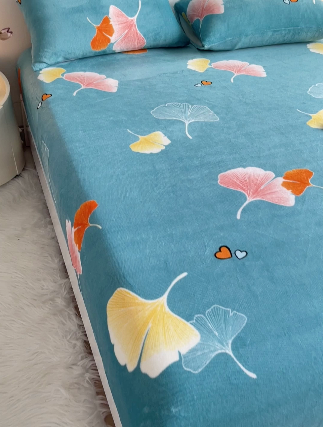 91家纺网 家纺一手货源 找家纺 艾橙家纺 2024新款A类加厚牛奶绒印花床笠 晚秋