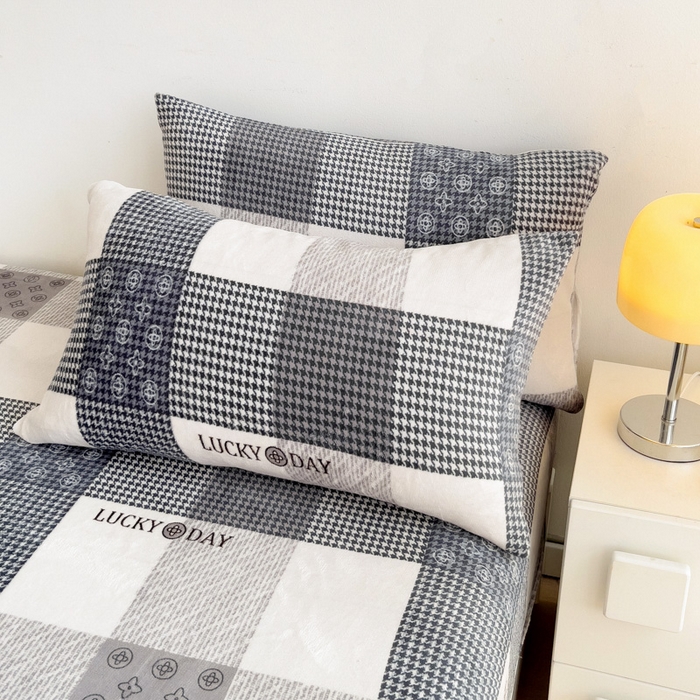 91家纺网 家纺一手货源 找家纺 艾橙家纺 2024新款A类加厚牛奶绒印花床笠 伯克利