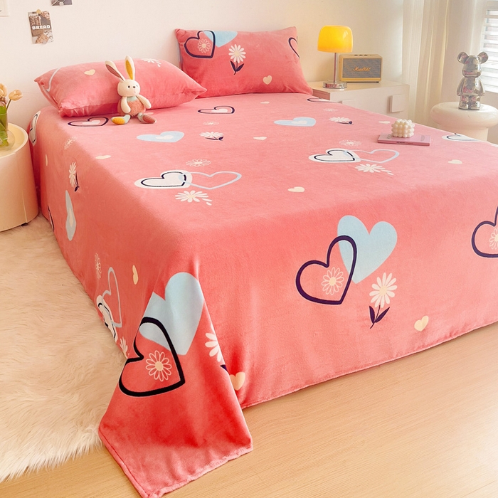 91家纺网 家纺一手货源 找家纺 艾橙家纺 2024新款A类加厚牛奶绒印花床单 爱心小花