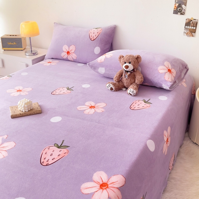 91家纺网 家纺一手货源 找家纺 艾橙家纺 2024新款A类加厚牛奶绒印花床单 香妃草莓