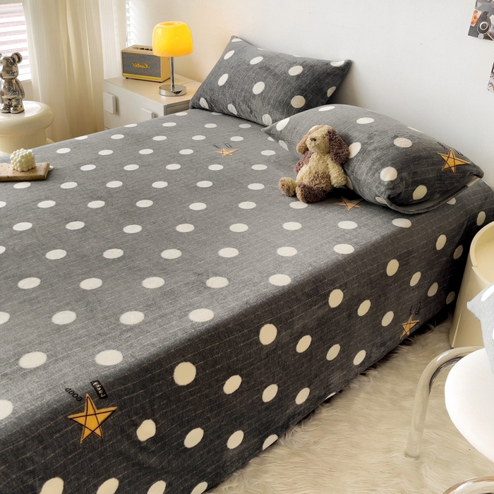 91家纺网 家纺一手货源 找家纺 艾橙家纺 2024新款A类加厚牛奶绒印花床单 幸运星