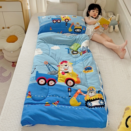 91家纺网 家纺一手货源 找家纺 沁童 2024新款儿童针织棉加豆豆绒睡袋 小熊工程车