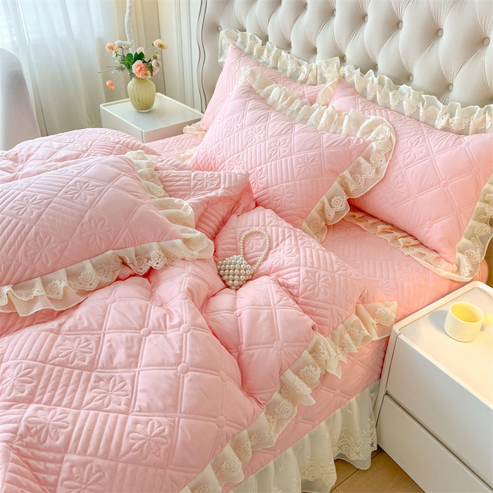 91家纺网 家纺一手货源 找家纺 虹星家纺 2024新款A类水洗棉夹棉床盖四件套 花黛-仙女粉