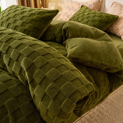 91家纺网 家纺一手货源 找家纺 2024新款塔芙绒牛奶绒可拆洗冬被-初暖系列 初暖-茶绿