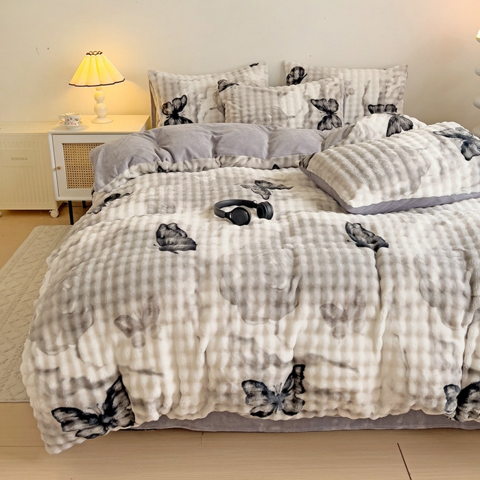 91家纺网 家纺一手货源 找家纺 金爱家 2024新款A类高克重云朵牛奶泡泡绒四件套 泡泡绒-梦蝶灰