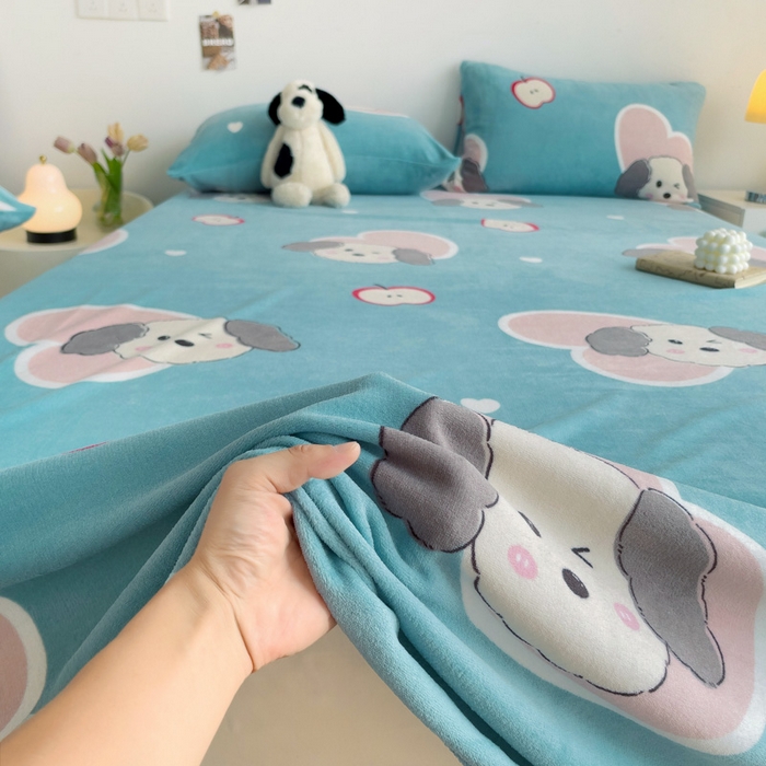 91家纺网 家纺一手货源 找家纺 艾橙家纺 2024新款A类加厚牛奶绒印花床单 呆萌狗