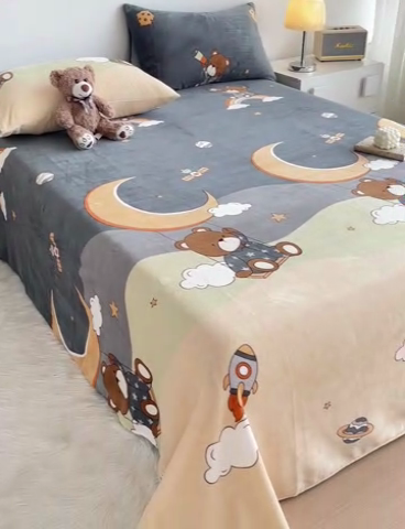 91家纺网 家纺一手货源 找家纺 艾橙家纺 2024新款A类加厚牛奶绒印花床单 梦星空