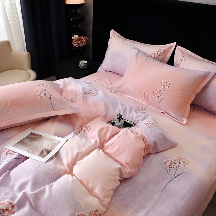 91家纺网 家纺一手货源 找家纺 晶缦家纺 2024新款叶语系纯棉全棉生态磨毛多规格四件套 兰菲尼粉