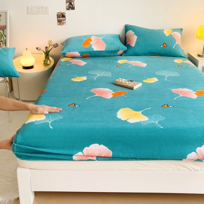 91家纺网 家纺一手货源 找家纺 艾橙家纺 2024新款A类加厚牛奶绒印花床笠 晚秋