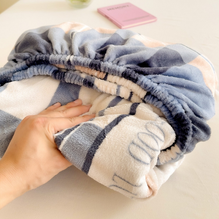 91家纺网 家纺一手货源 找家纺 艾橙家纺 2024新款A类加厚牛奶绒印花床笠 五色格