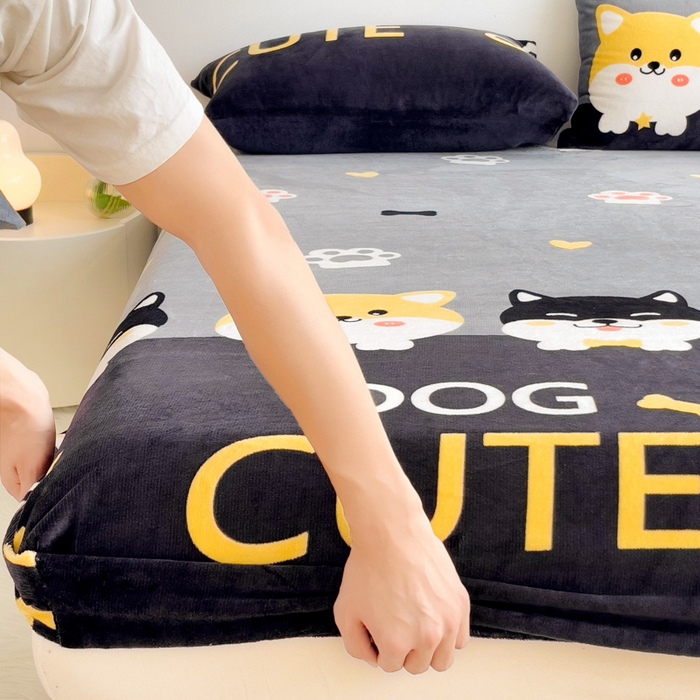 91家纺网 家纺一手货源 找家纺 （总）艾橙家纺 2024新款A类加厚牛奶绒印花床笠