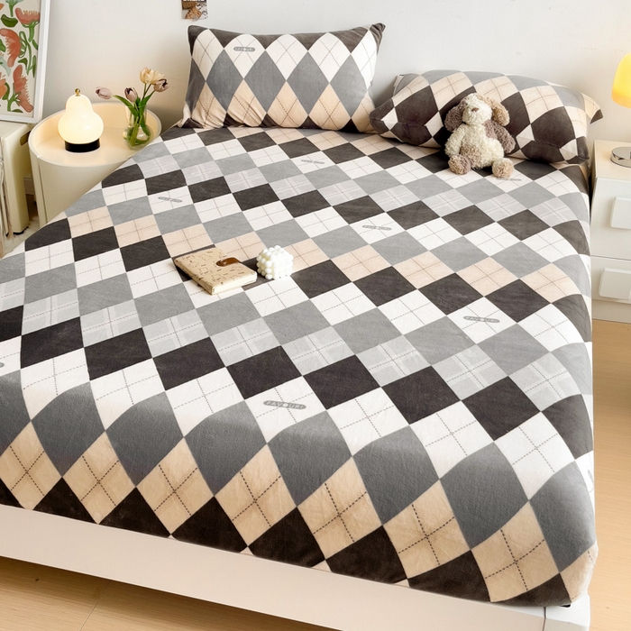 91家纺网 家纺一手货源 找家纺 艾橙家纺 2024新款A类加厚牛奶绒印花床笠 极简生活