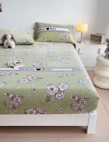 91家纺网 家纺一手货源 找家纺 艾橙家纺 2024新款A类加厚牛奶绒印花床笠 玫瑰庄园