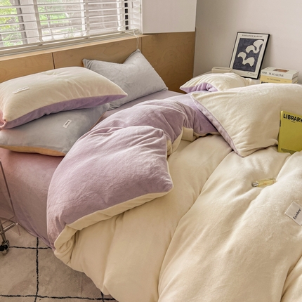 91家纺网 家纺一手货源 找家纺 2024新款ins简约风牛奶绒双拼可拆洗冬被 被子被芯 奶提米紫