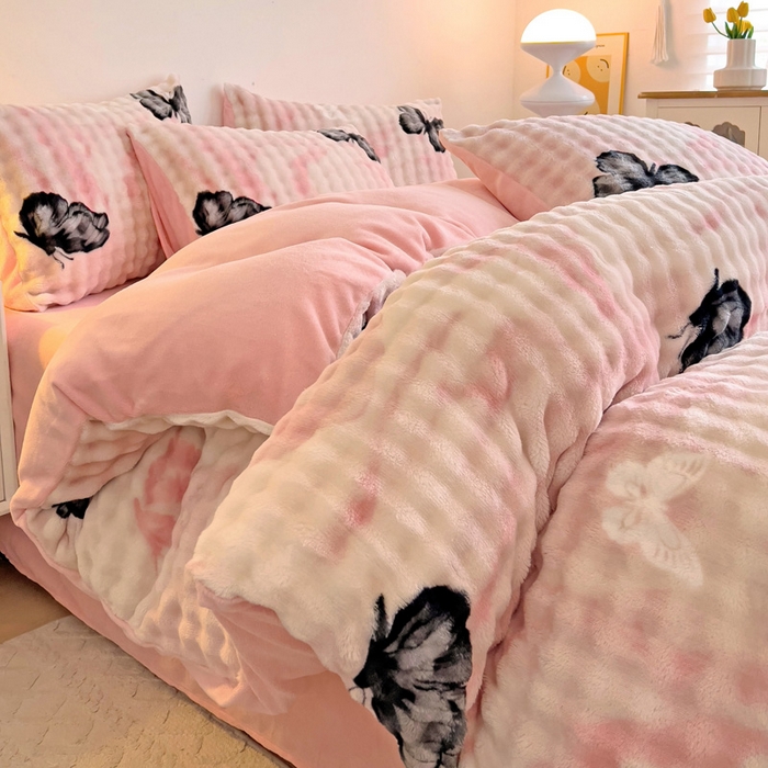 91家纺网 家纺一手货源 找家纺 金爱家 2024新款A类高克重云朵牛奶泡泡绒四件套 泡泡绒-梦蝶粉