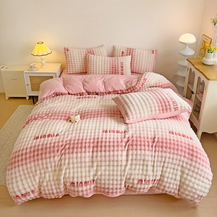 91家纺网 家纺一手货源 找家纺 （总）金爱家 2024新款A类高克重云朵牛奶泡泡绒四件套