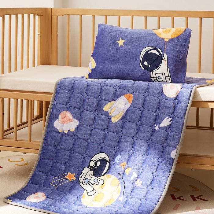 91家纺网 家纺一手货源 找家纺 嗨生活 2025新款牛奶绒床护垫床垫幼儿园床垫儿童床垫可水洗可定做 太空飞船