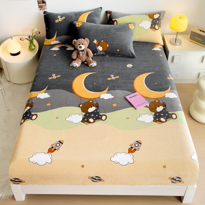 91家纺网 家纺一手货源 找家纺 艾橙家纺 2024新款A类加厚牛奶绒印花床笠 梦星空