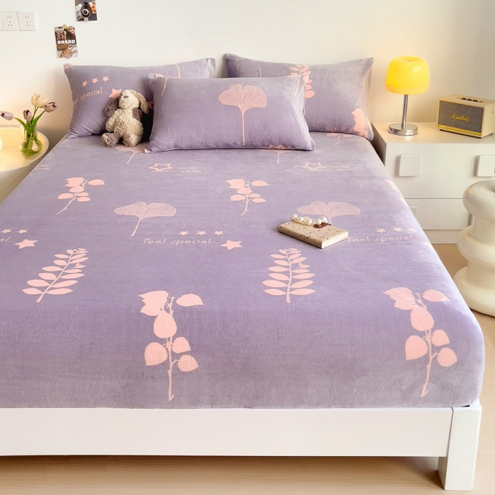 91家纺网 家纺一手货源 找家纺 艾橙家纺 2024新款A类加厚牛奶绒印花床笠 银杏叶