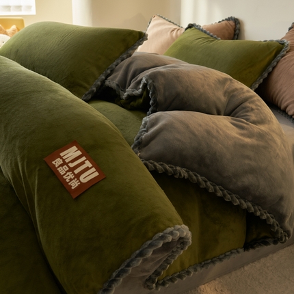 91家纺网 家纺一手货源 找家纺 （总）2024新款日系简约小包边牛奶绒可拆洗冬被 被子被芯