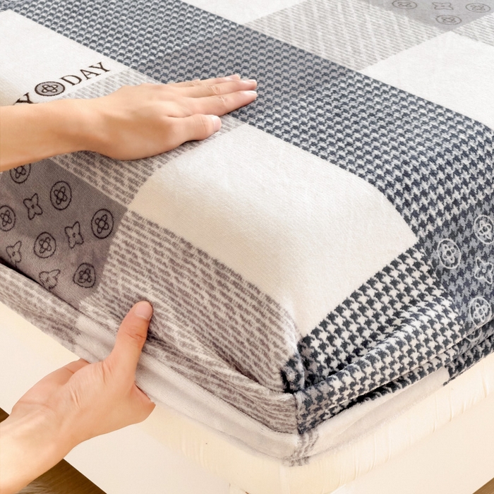 91家纺网 家纺一手货源 找家纺 艾橙家纺 2024新款A类加厚牛奶绒印花床笠 伯克利