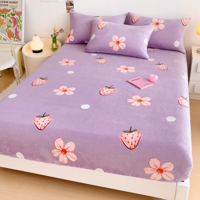 91家纺网 家纺一手货源 找家纺 艾橙家纺 2024新款A类加厚牛奶绒印花床笠 香妃草莓