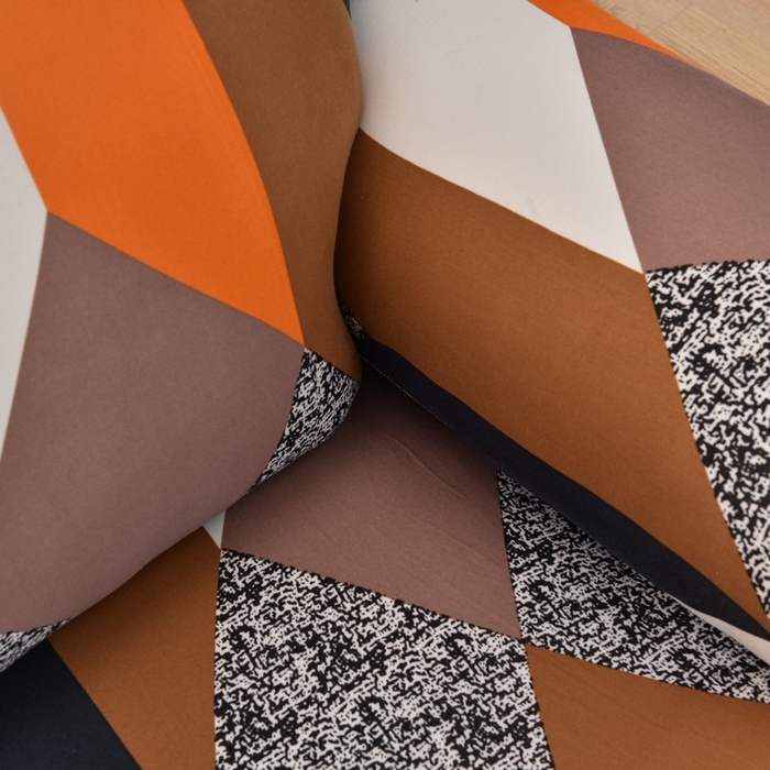 91家纺网 家纺一手货源 找家纺 兴妮雅家纺 2024新款三人冯赛英电动沙发套 魔方