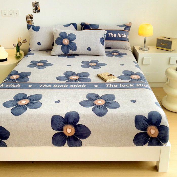 91家纺网 家纺一手货源 找家纺 艾橙家纺 2024新款A类加厚牛奶绒印花床笠 优雅生活