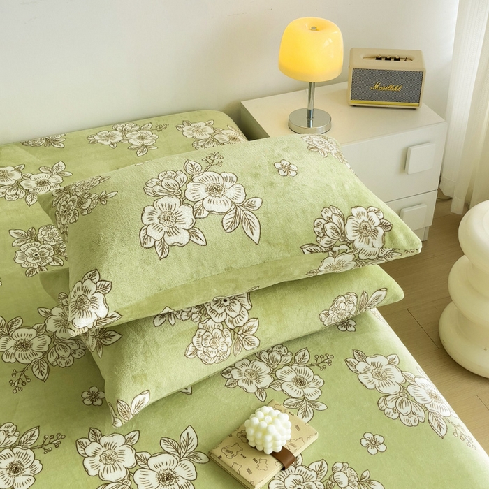 91家纺网 家纺一手货源 找家纺 艾橙家纺 2024新款A类加厚牛奶绒印花床单 玫瑰庄园