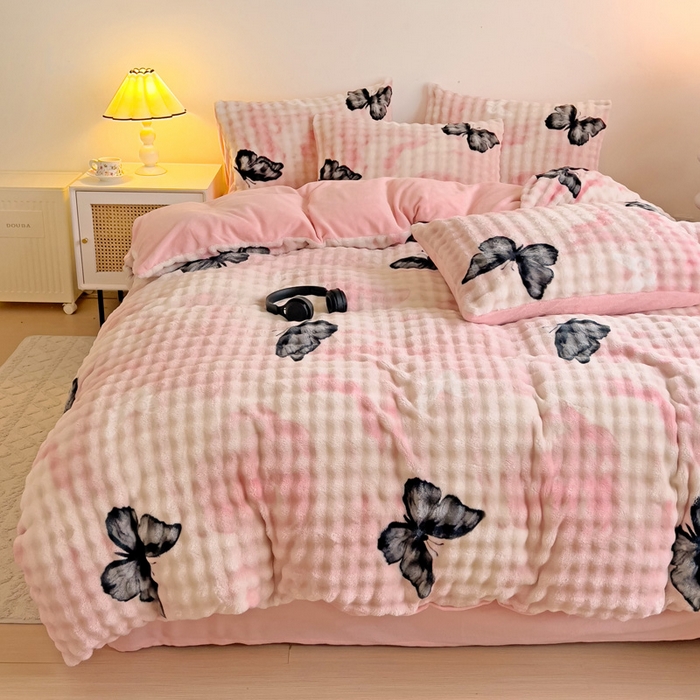 91家纺网 家纺一手货源 找家纺 金爱家 2024新款A类高克重云朵牛奶泡泡绒四件套 泡泡绒-梦蝶粉