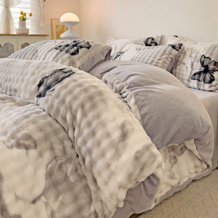 91家纺网 家纺一手货源 找家纺 金爱家 2024新款A类高克重云朵牛奶泡泡绒四件套 泡泡绒-梦蝶灰