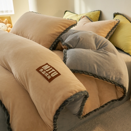 91家纺网 家纺一手货源 找家纺 （总）2024新款日系简约小包边牛奶绒可拆洗冬被 被子被芯