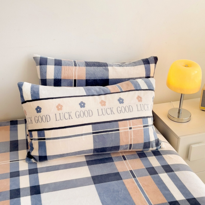 91家纺网 家纺一手货源 找家纺 艾橙家纺 2024新款A类加厚牛奶绒印花床笠 五色格