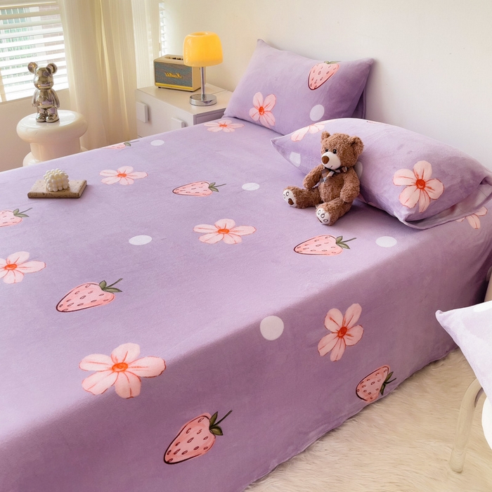 91家纺网 家纺一手货源 找家纺 艾橙家纺 2024新款A类加厚牛奶绒印花床单 香妃草莓