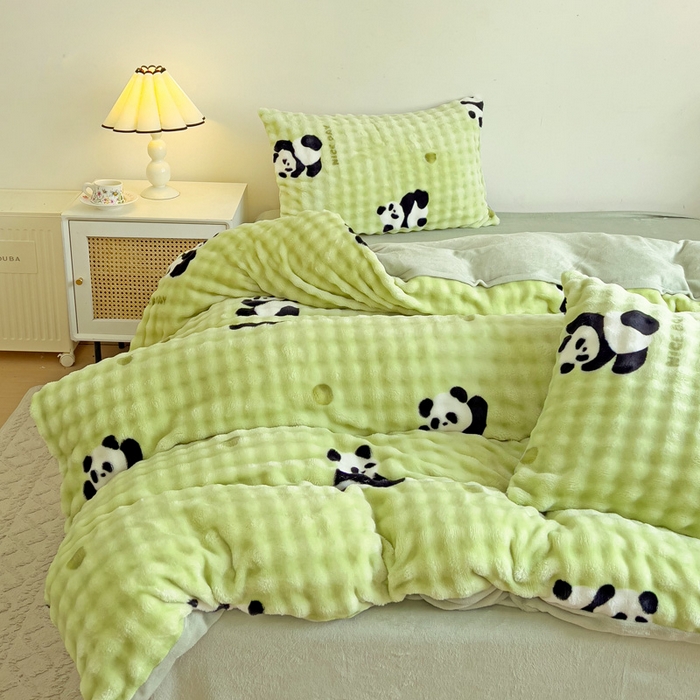 91家纺网 家纺一手货源 找家纺 金爱家 2024新款A类高克重云朵牛奶泡泡绒四件套 泡泡绒-熊猫宝宝