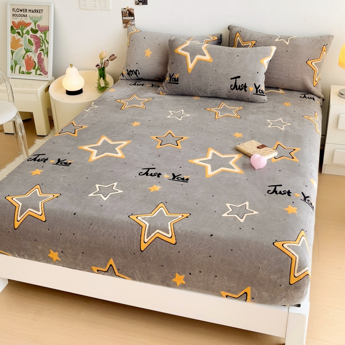 91家纺网 家纺一手货源 找家纺 艾橙家纺 2024新款A类加厚牛奶绒印花床笠 浪漫星海