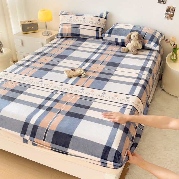 91家纺网 家纺一手货源 找家纺 艾橙家纺 2024新款A类加厚牛奶绒印花床笠 五色格