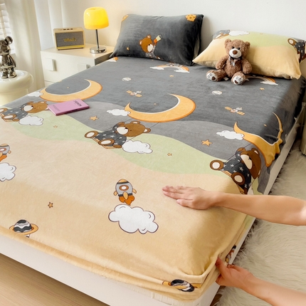 艾橙家纺 2024新款A类加厚牛奶绒印花床笠 梦星空