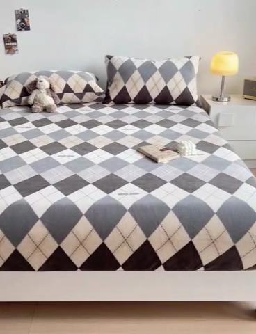 91家纺网 家纺一手货源 找家纺 艾橙家纺 2024新款A类加厚牛奶绒印花床笠 极简生活